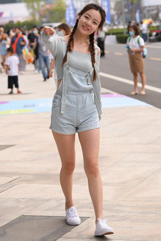 拍客圈都市时尚女性街拍